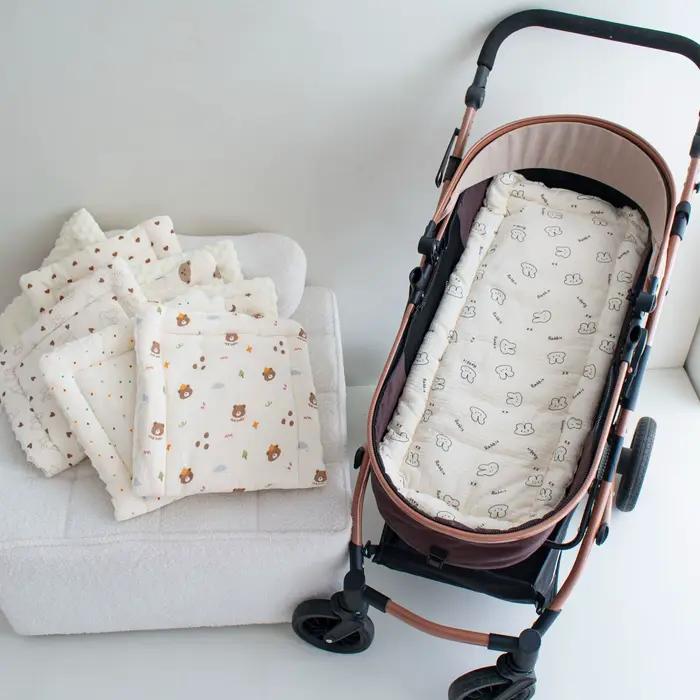 Coussin de siège pour poussette bébé 1 à 2 ans doux matériau variété de couleurs pour enfants occasions spéciales confortable durable élégant